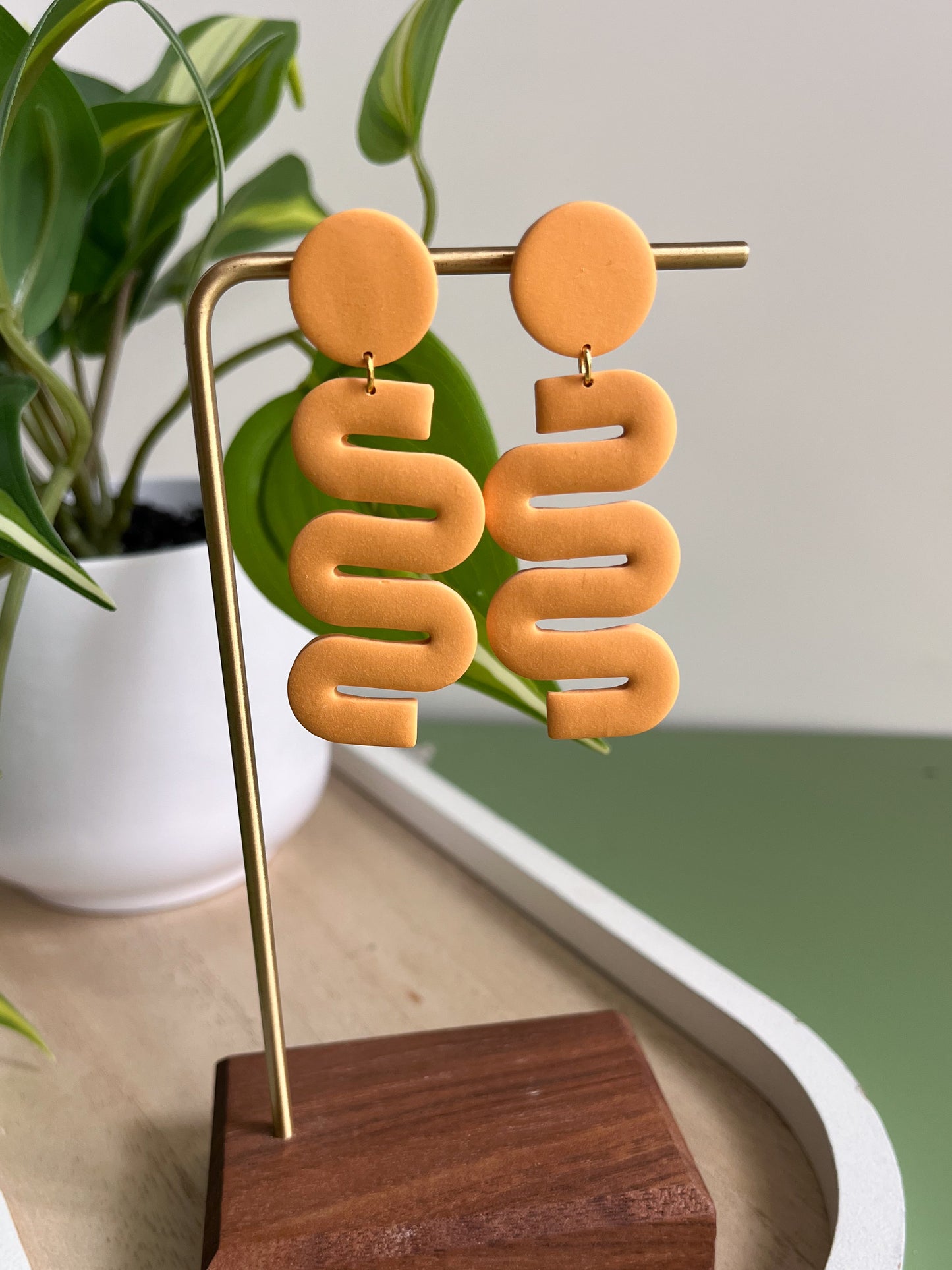 Squiggle Dangle