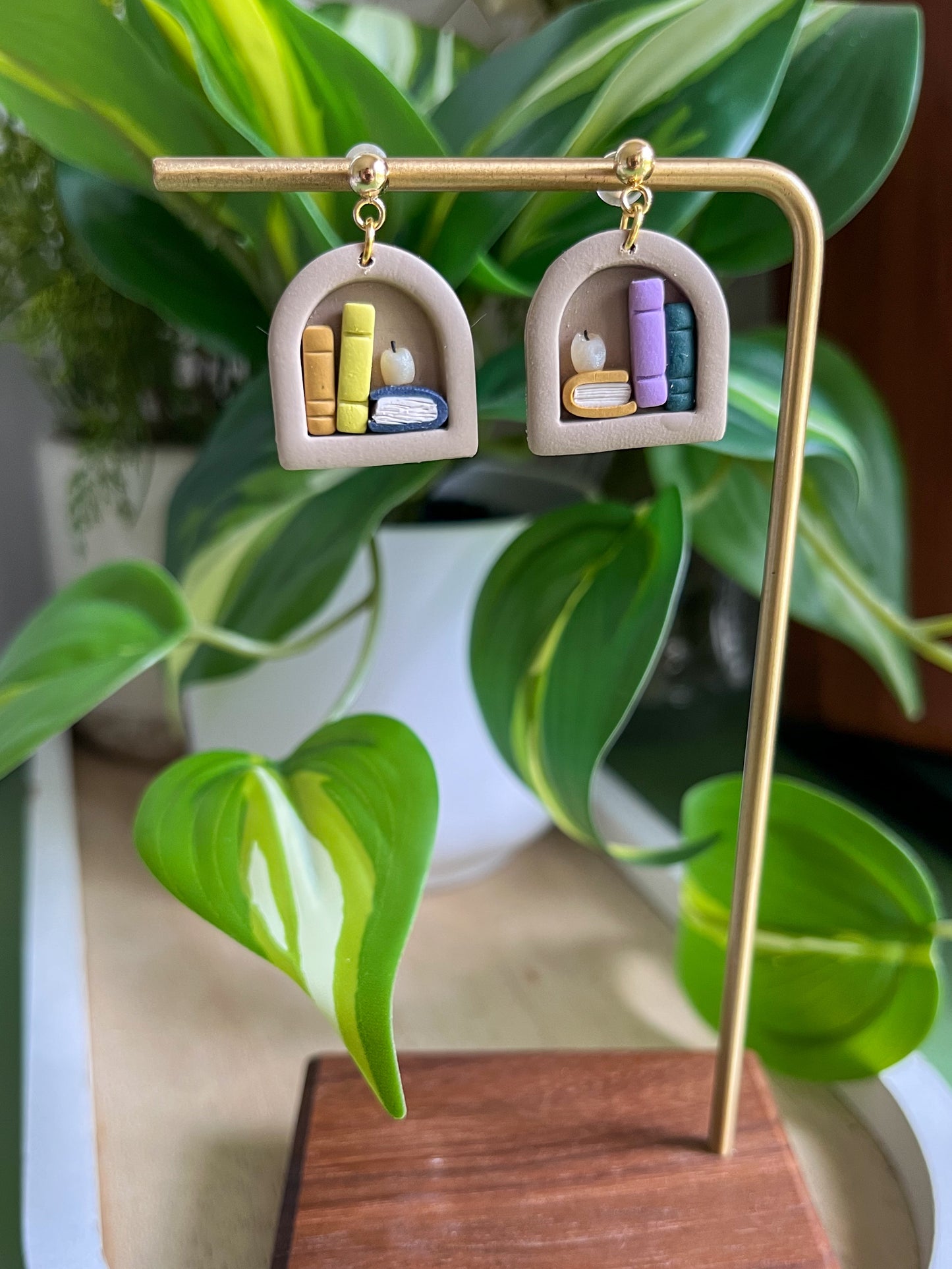 Tiny Bookshelf