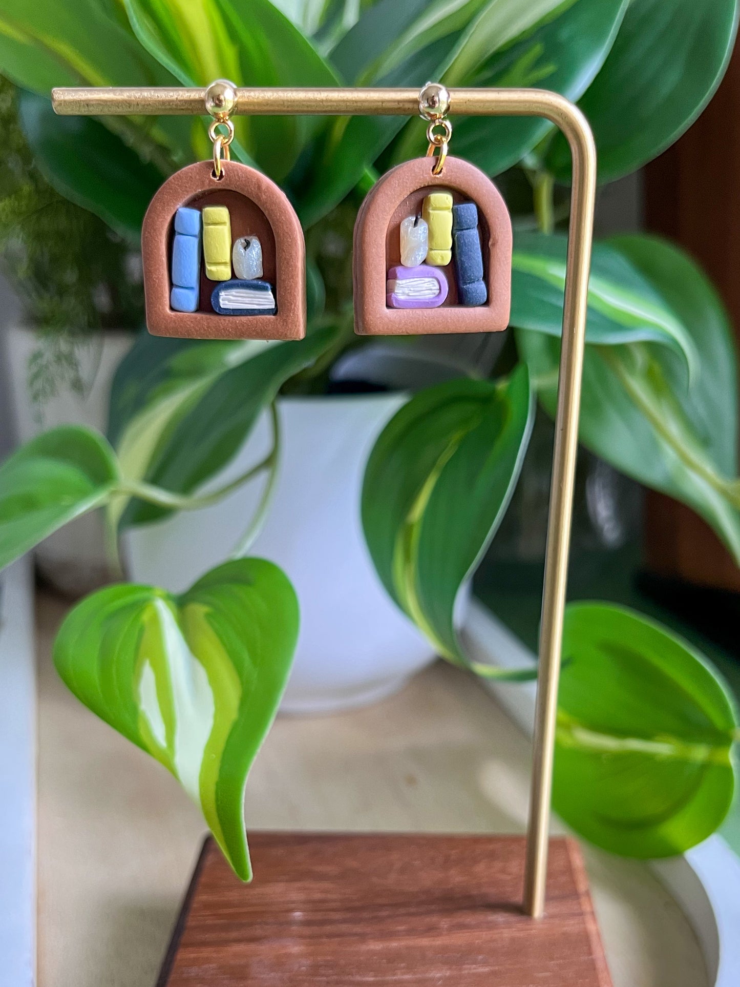 Tiny Bookshelf