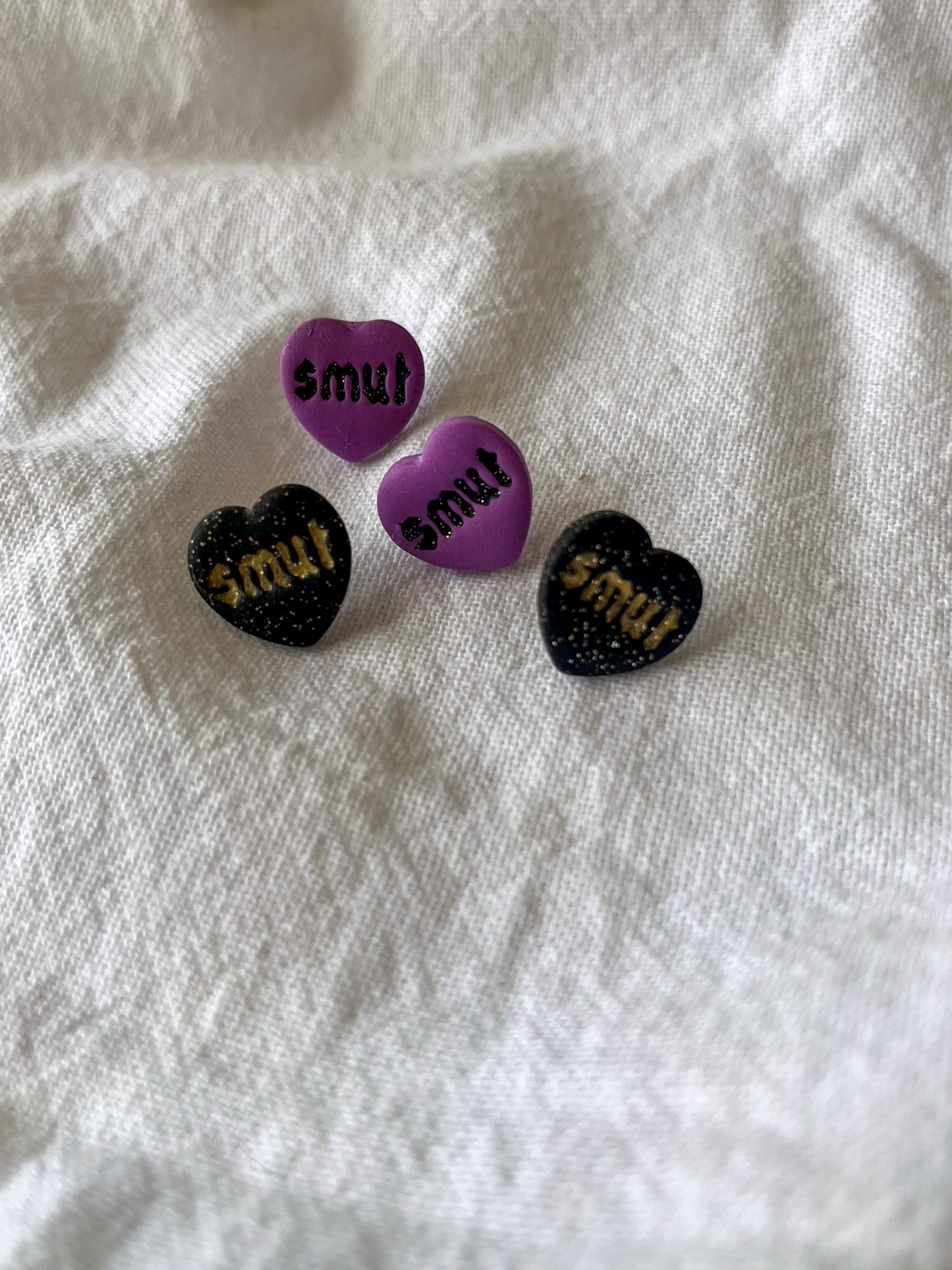 Smut Studs