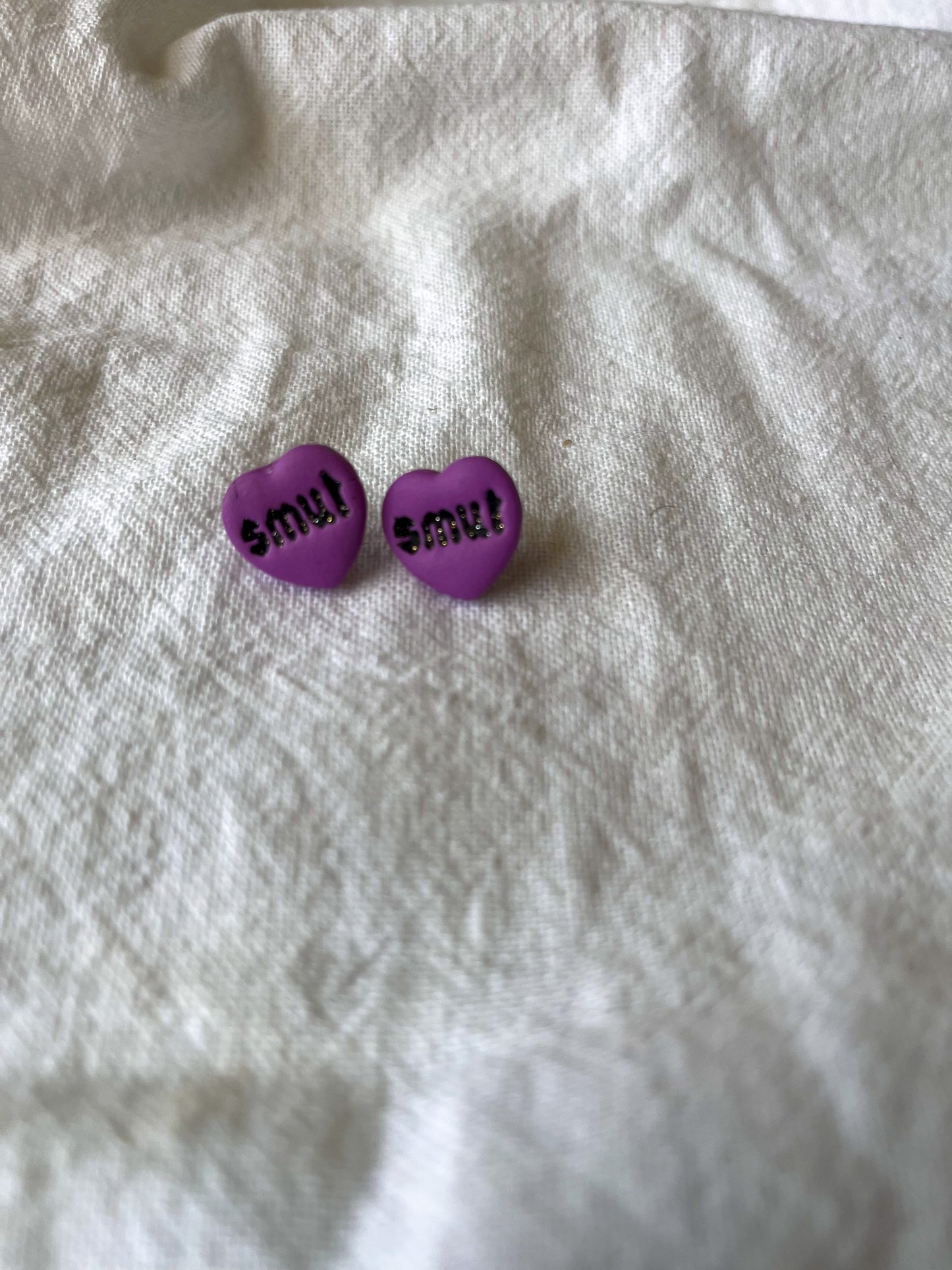 Smut Studs