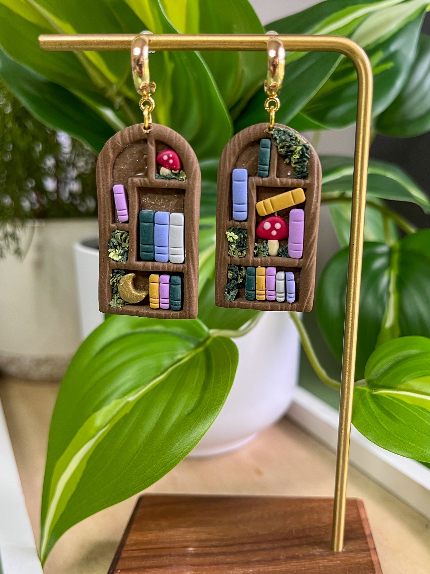 Arched Bookshelf