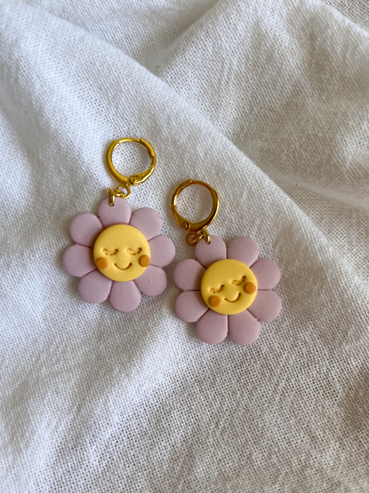 Happy Flower - Clay